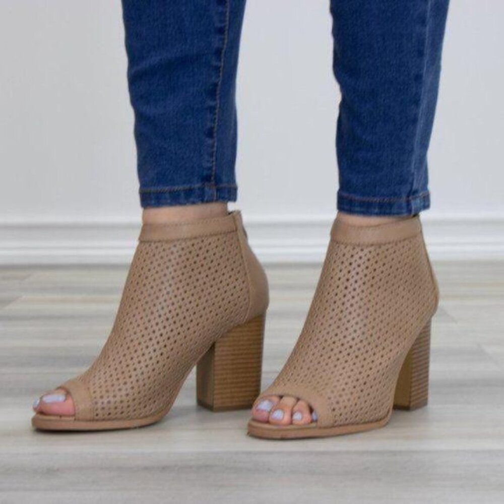 Ankle Boot Chunky Block Heel Peep Toe Perforated Detailing Back Zipper Taupe - Picture 9 of 9